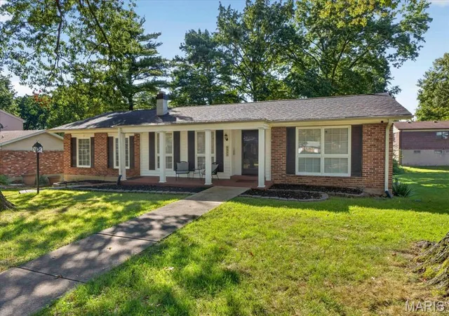 Photo 1 of Single family home for sale at 6710 Ryan Crst Dr, Florissant, MO 63033 | MLS# MIS26062663 | Listing updated on 2026-10-07