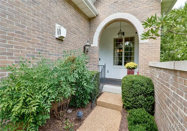 Photo 3 of House for sale at 1970 Chesterfield Ridge Cir, Chesterfield, MO 63017 | MLS# MIS26062666 | Listing updated on 2026-10-05