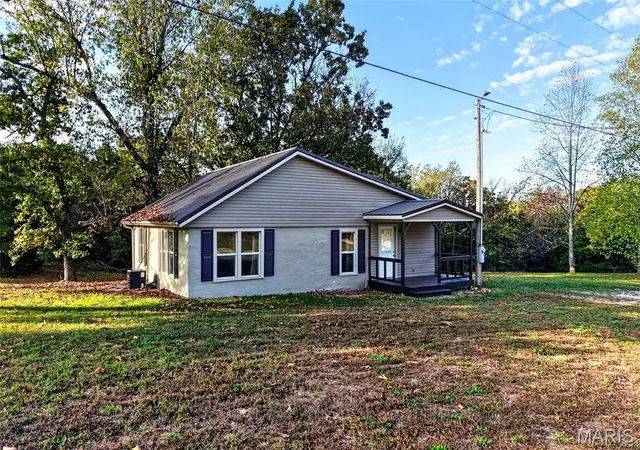 Photo 1 of Single family home for sale at 19985 Hwy C, Lebanon, MO 65536 | MLS# MIS26062668 | Listing updated on 2026-10-28