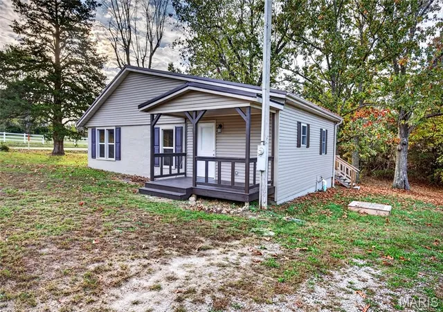 Photo 3 of Single family home for sale at 19985 Hwy C, Lebanon, MO 65536 | MLS# MIS26062668 | Listing updated on 2026-10-28