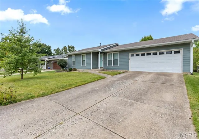 Photo 2 of Single family home for sale at 1353 Osage Meadows Dr, O Fallon, MO 63366 | MLS# MIS26062671 | Listing updated on 2026-10-06