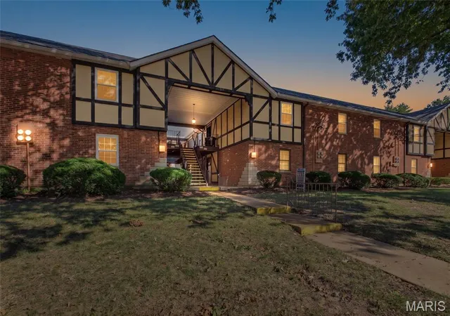 Photo 1 of Condo for sale at 1062 Woodgate Dr, Saint Louis, MO 63122 | MLS# MIS26062676 | Listing updated on 2026-10-03
