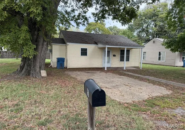 Photo 1 of Single family home for sale at 915 Mott, New Madrid, MO 63869 | MLS# MIS26062681 | Listing updated on 2026-09-29