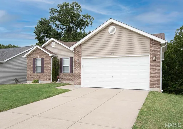 Photo 3 of Single family home for sale at 2043 Magnolia Way, Pevely, MO 63070 | MLS# MIS26062692 | Listing updated on 2026-10-07