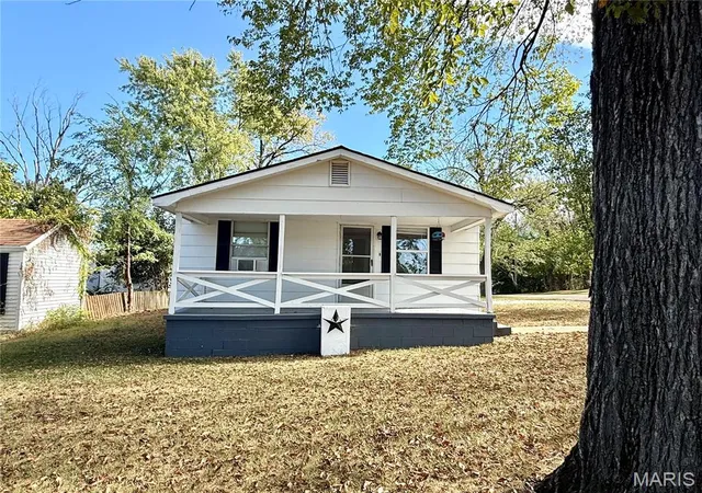 Photo 1 of Single family home for sale at 414 Monroe St, Desloge, MO 63601 | MLS# MIS26062698 | Listing updated on 2026-09-30