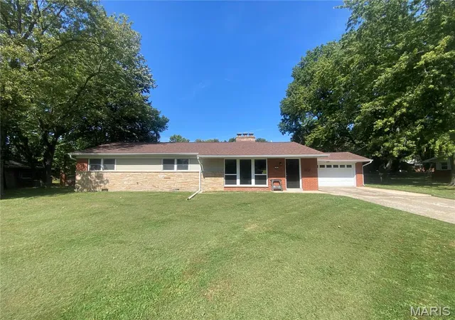 Single family home for sale at 59 Magnolia Dr, Belleville, IL 62221 | MLS# MIS26062701