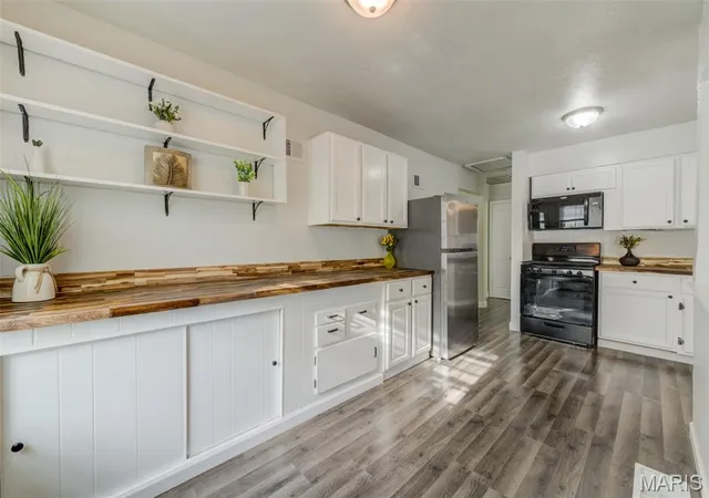 Photo 3 of Single family home for sale at 9647 Margo Ann Ln, Saint Louis, MO 63134 | MLS# MIS26062703 | Listing updated on 2026-10-02