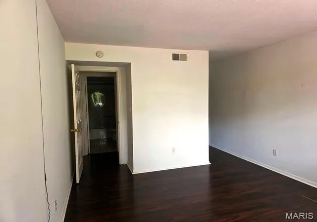 Photo 2 of Condo for sale at 1400 Heritage Landing #110, Saint Charles, MO 63303 | MLS# MIS26062704 | Listing updated on 2026-09-29