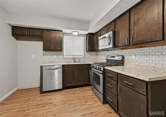 Photo 4 of Single family home for sale at 95 Sackett Dr, Florissant, MO 63033 | MLS# MIS26062706 | Listing updated on 2026-10-01