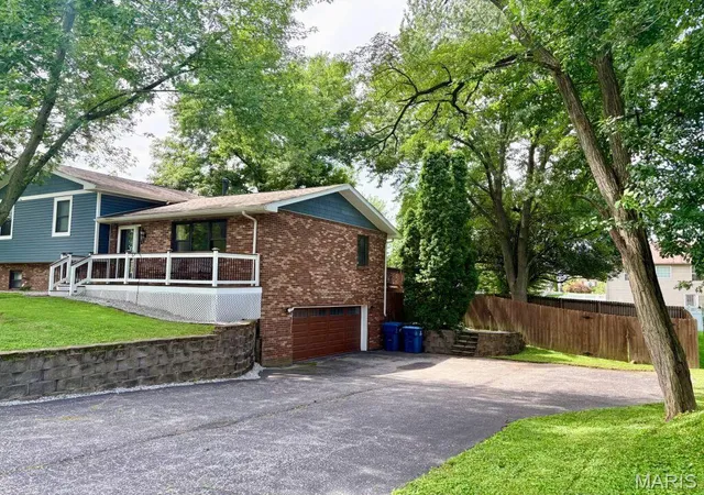 Photo 2 of Single family home for sale at 2801 Keebler Rd, Maryville, IL 62062 | MLS# MIS26062713 | Listing updated on 2026-09-29