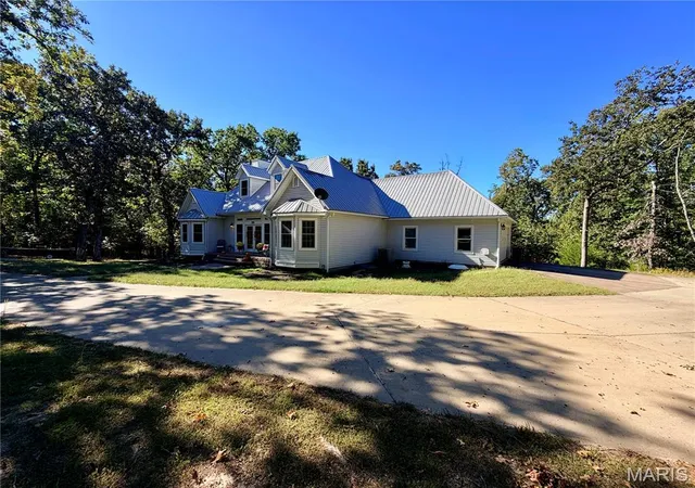 Photo 3 of Single family home for sale at 6023 Lake Point Dr, Perryville, MO 63775 | MLS# MIS26062714 | Listing updated on 2026-10-06