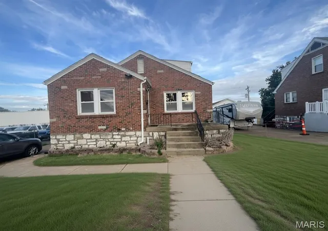 Photo 1 of Single family home for sale at 9010 Eden Ave, Saint Louis, MO 63123 | MLS# MIS26062720 | Listing updated on 2026-10-04