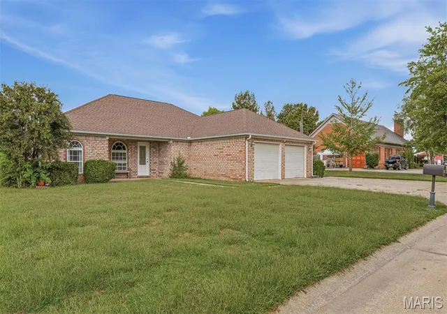 Photo 2 of Single family home for sale at 913 S Sutton Pl, Kennett, MO 63857 | MLS# MIS26062721 | Listing updated on 2026-09-29
