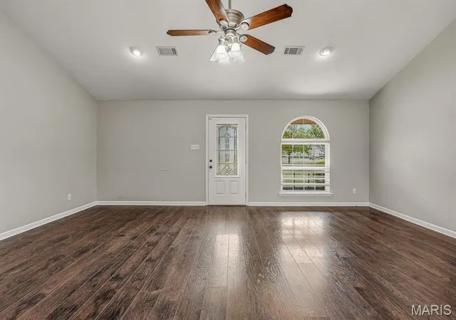 Photo 4 of Single family home for sale at 913 S Sutton Pl, Kennett, MO 63857 | MLS# MIS26062721 | Listing updated on 2026-09-29
