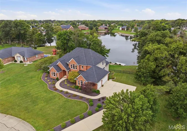 Photo 3 of Single family home for sale at 4247 English Oak Ln, Smithton, IL 62285 | MLS# MIS26062723 | Listing updated on 2026-10-02