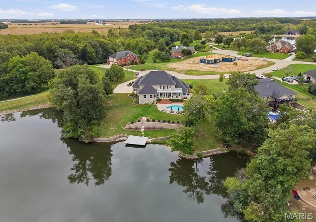 Photo 4 of Single family home for sale at 4247 English Oak Ln, Smithton, IL 62285 | MLS# MIS26062723 | Listing updated on 2026-10-02