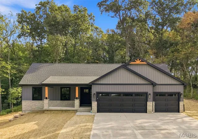 Photo 1 of Single family home for sale at 135 Prairie View Dr, Troy, MO 63379 | MLS# MIS26062724 | Listing updated on 2026-09-29