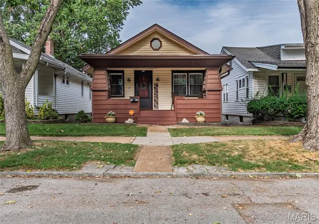 Photo 1 of Sale Pending at 5047 Dewey Ave, Saint Louis, MO 63116 | MLS# MIS26062725 | Listing updated on 2026-10-19