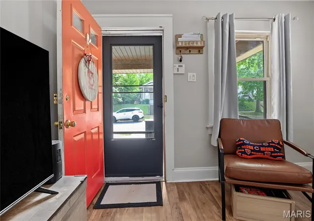 Photo 3 of Sale Pending at 5047 Dewey Ave, Saint Louis, MO 63116 | MLS# MIS26062725 | Listing updated on 2026-10-19