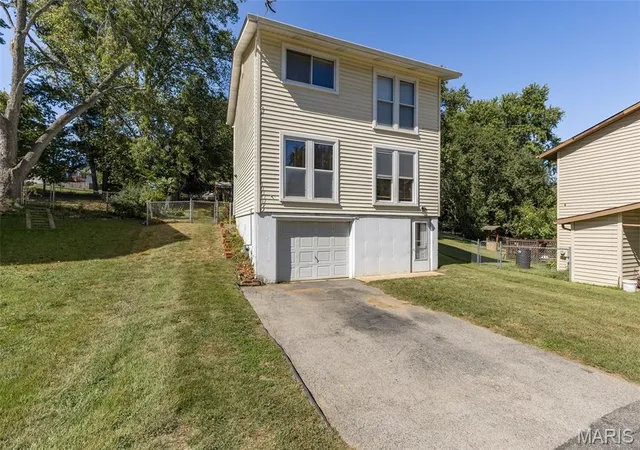 Photo 2 of Single family home for sale at 7053 Albermarle Ct, Barnhart, MO 63012 | MLS# MIS26062726 | Listing updated on 2026-10-01