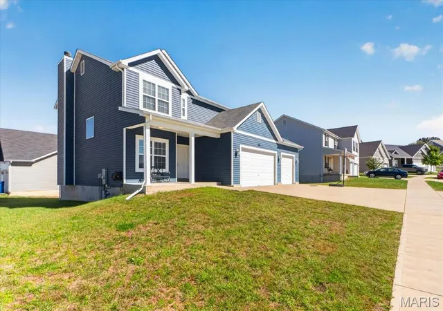 Photo 2 of Single family home for sale at 500 Arctic Wolf Dr, Imperial, MO 63052 | MLS# MIS26062733 | Listing updated on 2026-10-07