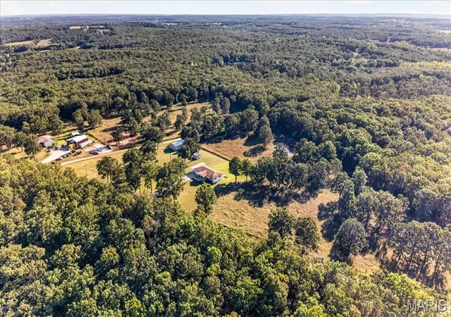 Photo 3 of Single family home for sale at 18555 County Rd 436, Saint James, MO 65559 | MLS# MIS26062739 | Listing updated on 2026-10-02
