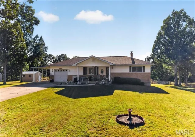 Photo 3 of Single family home for sale at 18555 County Rd 436, Saint James, MO 65559 | MLS# MIS26062739 | Listing updated on 2026-10-02
