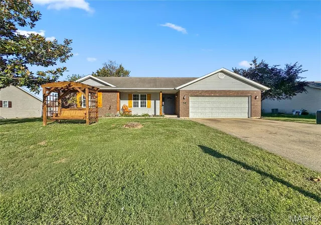 Single family home for sale at 118 Osterhage Dr, Waterloo, IL 62298 | MLS# MIS26062740