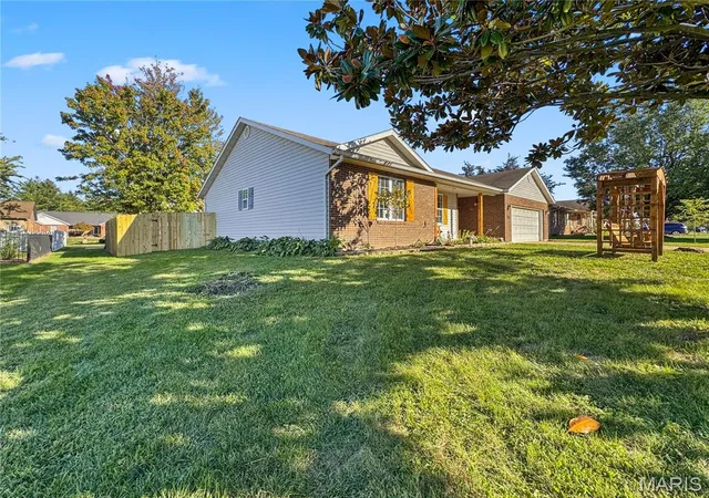 Photo 3 of Single family home for sale at 118 Osterhage Dr, Waterloo, IL 62298 | MLS# MIS26062740 | Listing updated on 2026-10-04