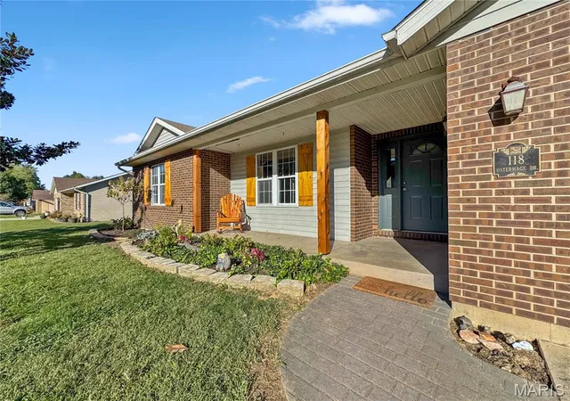 Photo 4 of Single family home for sale at 118 Osterhage Dr, Waterloo, IL 62298 | MLS# MIS26062740 | Listing updated on 2026-10-04