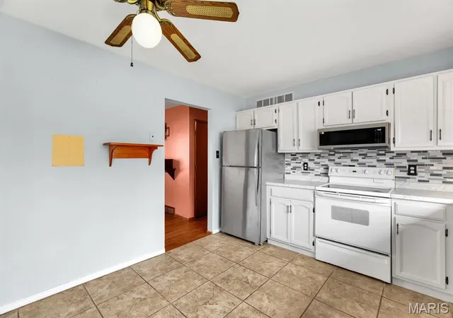Photo 4 of Single family home for sale at 5 Oak Dr, Saint Peters, MO 63376 | MLS# MIS26062741 | Listing updated on 2026-10-04
