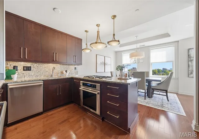 Photo 3 of Condo for sale at 232 N Kingshighway Blvd #1010, Saint Louis, MO 63108 | MLS# MIS26062743 | Listing updated on 2026-10-22