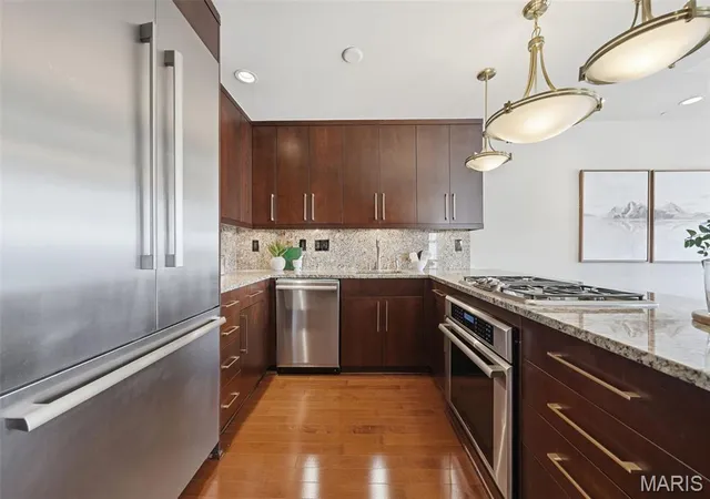 Photo 3 of Condo for sale at 232 N Kingshighway Blvd #1010, Saint Louis, MO 63108 | MLS# MIS26062743 | Listing updated on 2026-10-22