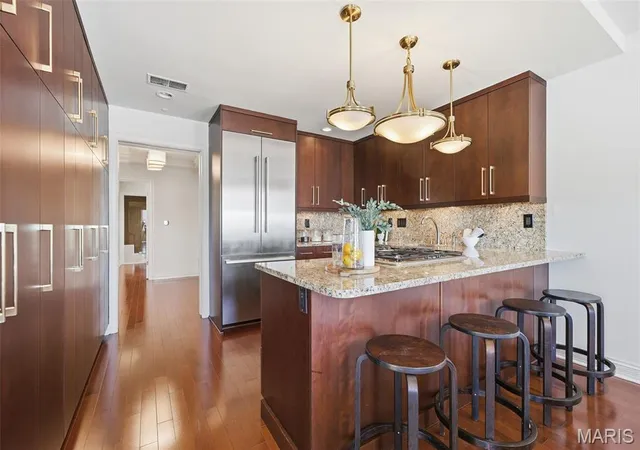 Photo 4 of Condo for sale at 232 N Kingshighway Blvd #1010, Saint Louis, MO 63108 | MLS# MIS26062743 | Listing updated on 2026-10-22