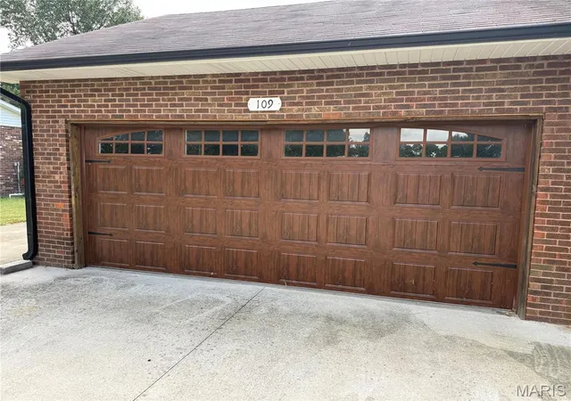 Photo 3 of Sale Pending at 109 Clara Dr, Sikeston, MO 63801 | MLS# MIS26062744 | Listing updated on 2026-10-01
