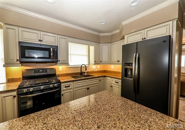 Photo 2 of Single family home for sale at 2200 Dawn Pl, Granite City, IL 62040 | MLS# MIS26062746 | Listing updated on 2026-10-04