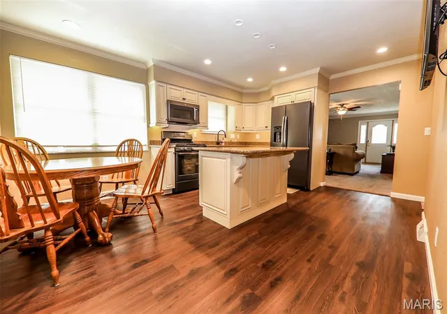 Photo 3 of Single family home for sale at 2200 Dawn Pl, Granite City, IL 62040 | MLS# MIS26062746 | Listing updated on 2026-10-04