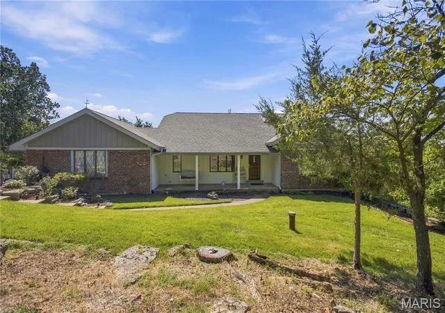 Photo 1 of Sale Pending at 2 Rockwood Forest Glen, Wildwood, MO 63025 | MLS# MIS26062748 | Listing updated on 2026-10-06