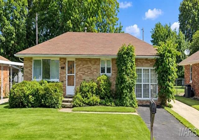Photo 1 of Sale Pending at 418 California Ave, East Alton, IL 62024 | MLS# MIS26062750 | Listing updated on 2026-10-04