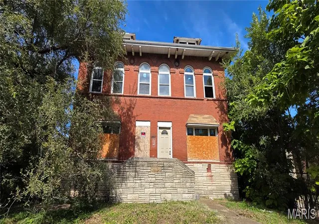 Multi family home for sale at 3917 W Belle Pl, Saint Louis, MO 63108 | MLS# MIS26062754