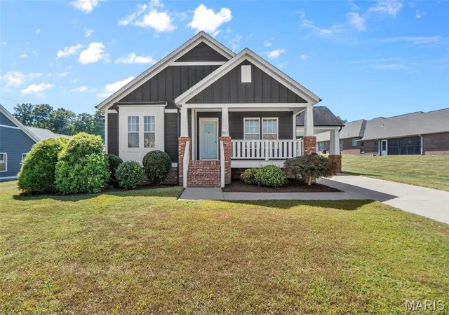 Photo 2 of Single family home for sale at 557 Cloverdale Ranch Rd, Cape Girardeau, MO 63701 | MLS# MIS26062761 | Listing updated on 2026-10-08
