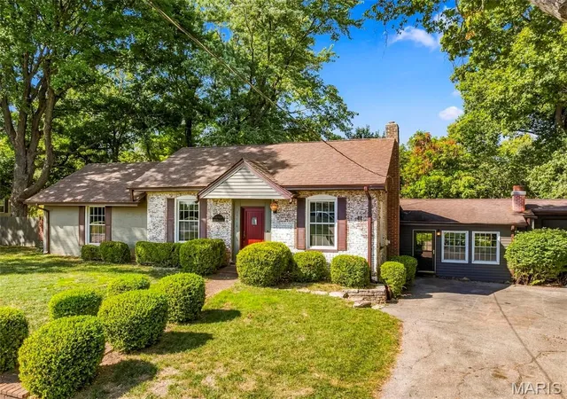 Photo 1 of Single family home for sale at 19710 Old Jamestown Rd, Florissant, MO 63034 | MLS# MIS26062766 | Listing updated on 2026-10-10