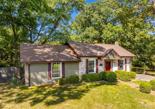 Photo 2 of Single family home for sale at 19710 Old Jamestown Rd, Florissant, MO 63034 | MLS# MIS26062766 | Listing updated on 2026-10-10