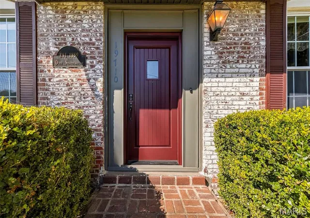 Photo 4 of Single family home for sale at 19710 Old Jamestown Rd, Florissant, MO 63034 | MLS# MIS26062766 | Listing updated on 2026-10-10