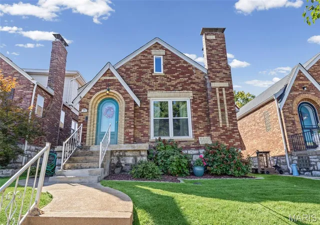 Photo 2 of Single family home for sale at 5718 Mardel Ave, Saint Louis, MO 63109 | MLS# MIS26062767 | Listing updated on 2026-10-08