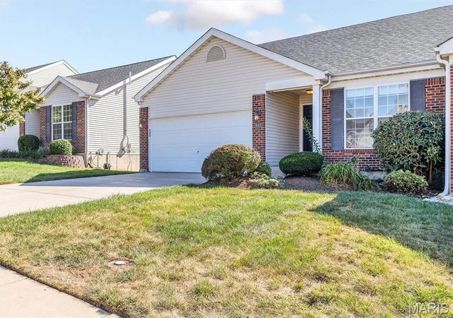 Photo 3 of Single family home for sale at 447 Angelique Pl, Saint Charles, MO 63303 | MLS# MIS26062770 | Listing updated on 2026-10-07