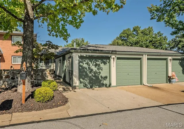 Photo 2 of Condo for sale at 873 Delmonico Dr, Manchester, MO 63021 | MLS# MIS26062774 | Listing updated on 2026-10-12