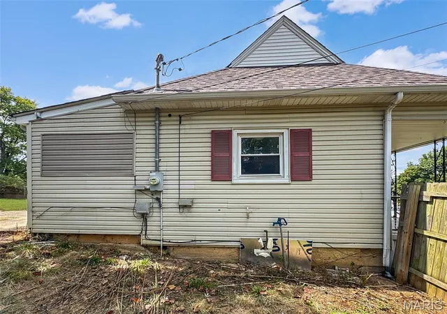 Photo 3 of Single family home for sale at 104 W 3rd Street, Leadwood, MO 63653 | MLS# MIS26062775 | Listing updated on 2026-10-01