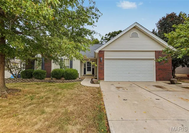 Photo 1 of Single family home for sale at 521 Sceptre Rd, Wentzville, MO 63385 | MLS# MIS26062777 | Listing updated on 2026-10-08