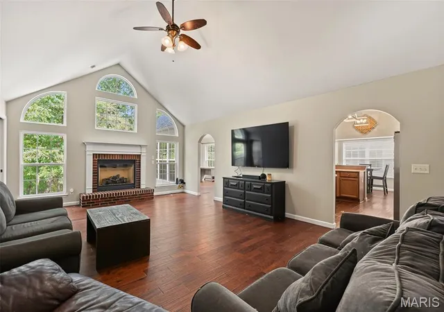 Photo 4 of Single family home for sale at 521 Sceptre Rd, Wentzville, MO 63385 | MLS# MIS26062777 | Listing updated on 2026-10-08